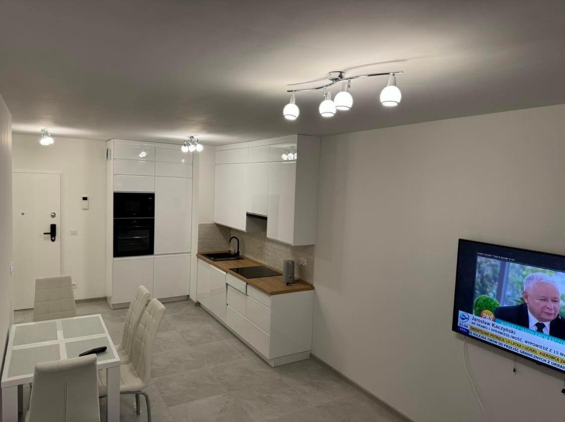 Apartment Janickiego 166