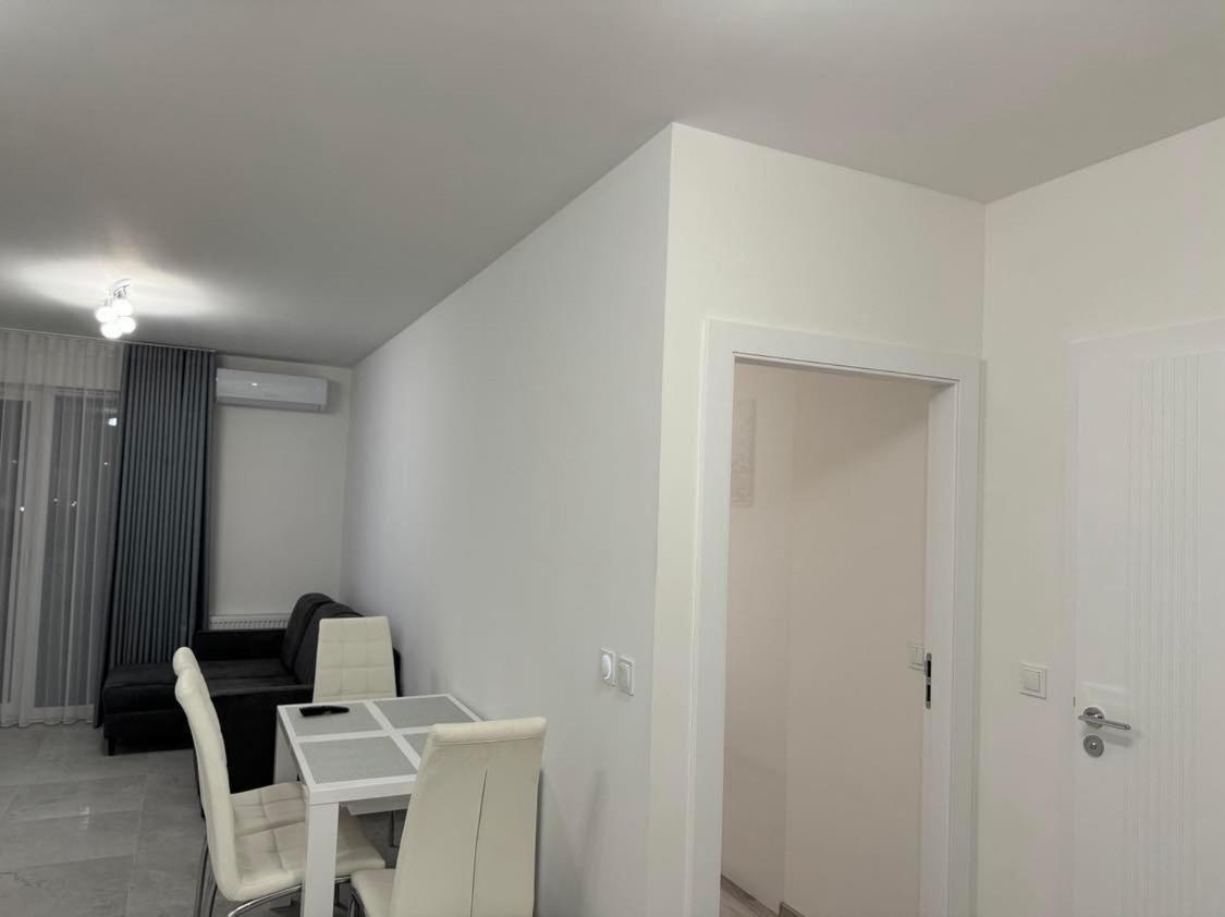 Apartment Janickiego 166 Poznan