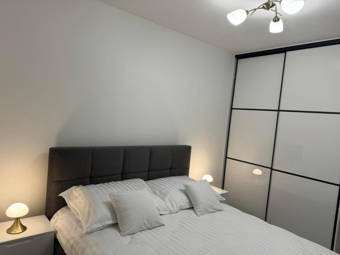 Apartment Janickiego 166
